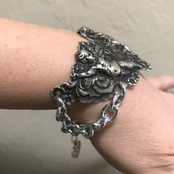 Cherub Angel Cuff Bracelet Victorian Silver Repoussé Cupid Angels Christmas Gift - Picture 7 of 10